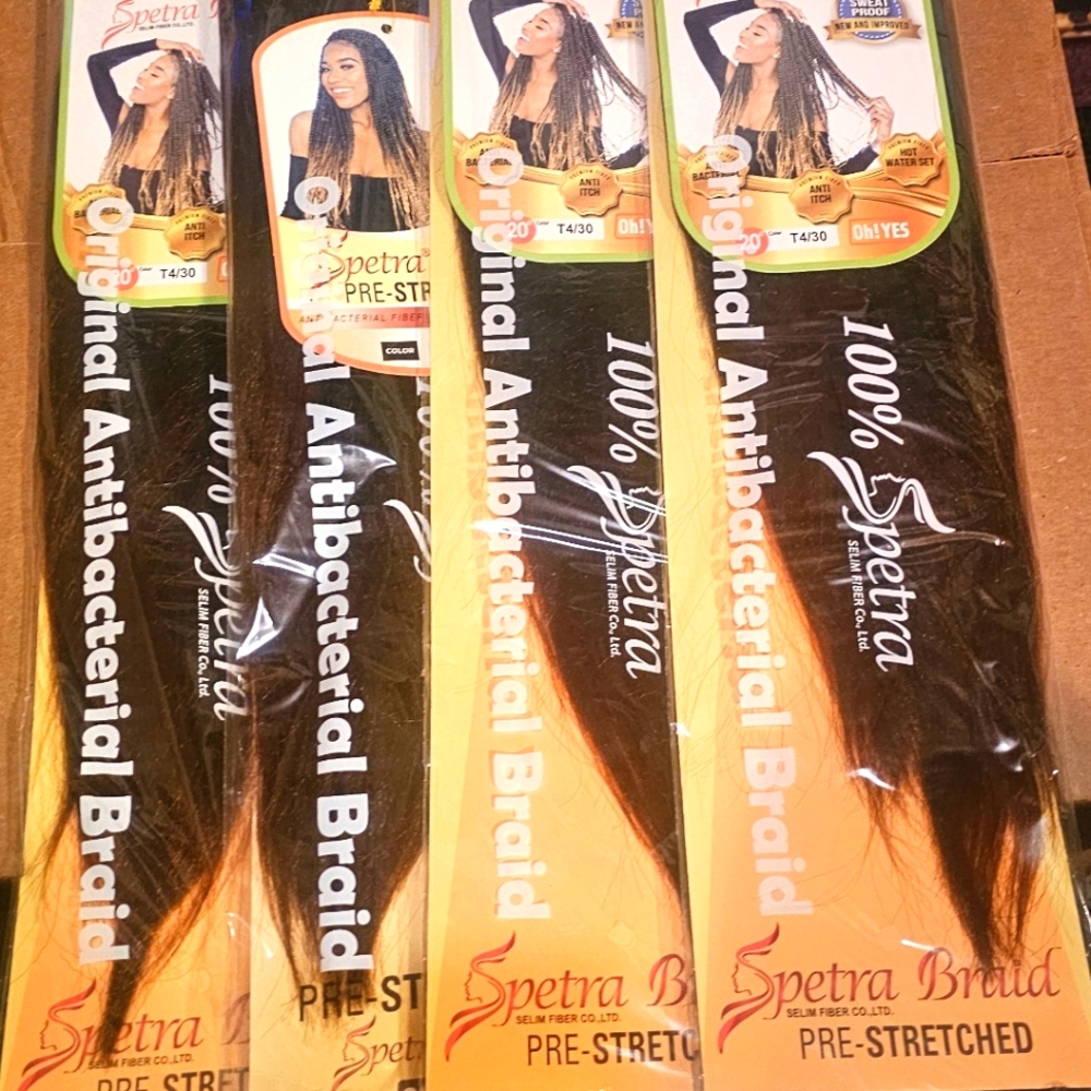 Pre-Stretched Braiding Hair 20" Color T4/30 INCLUDES 4 BAGS OF HAIR